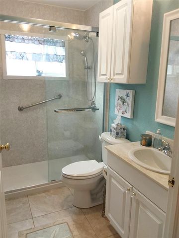 6643 3RD AVENUE N, St Petersburg, FL 33710