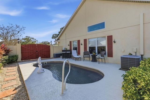 6643 3RD AVENUE N, St Petersburg, FL 33710