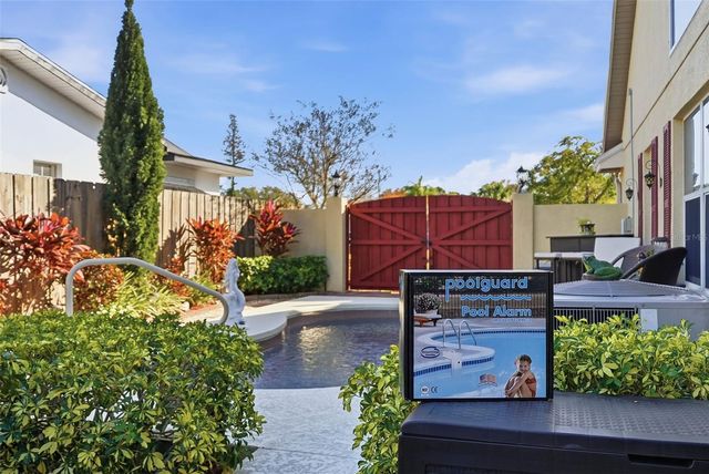 6643 3RD AVENUE N, St Petersburg, FL 33710