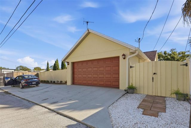 6643 3RD AVENUE N, St Petersburg, FL 33710