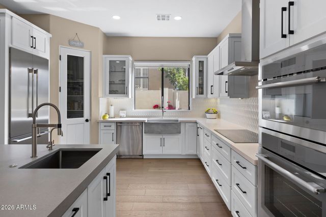 8084 E WINDWOOD Lane, Scottsdale, AZ 85255