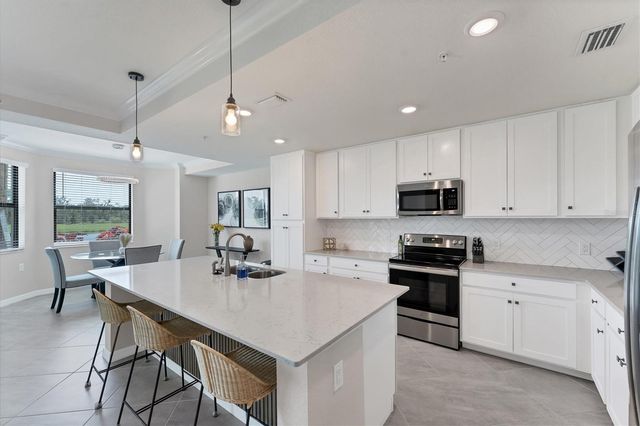 17704 GAWTHROP DRIVE 102, Bradenton, FL 34211