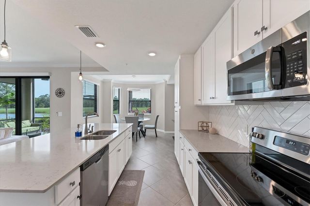 17704 GAWTHROP DRIVE 102, Bradenton, FL 34211