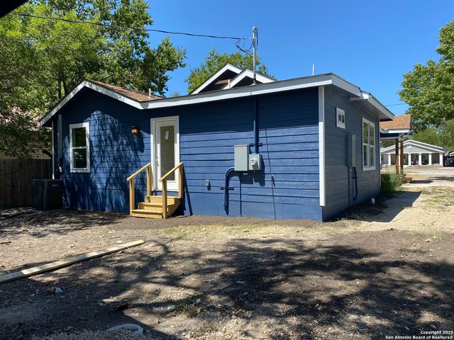 2122 CINCINNATI AVE, San Antonio, TX 78228