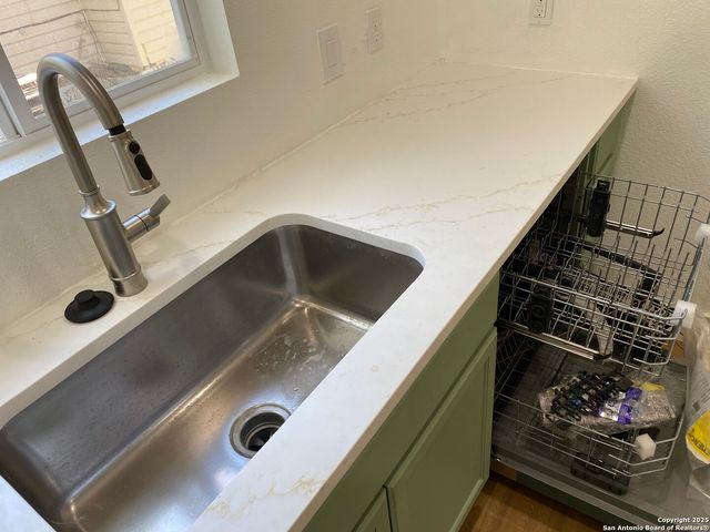 2122 CINCINNATI AVE, San Antonio, TX 78228