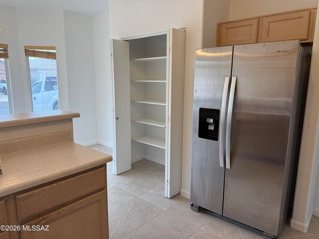 9435 N Painted Sky Drive, Tucson, AZ 85743