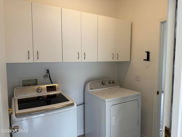 9435 N Painted Sky Drive, Tucson, AZ 85743