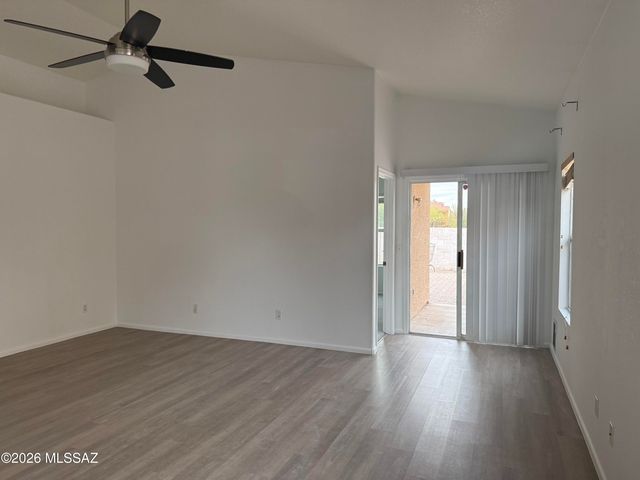 9435 N Painted Sky Drive, Tucson, AZ 85743