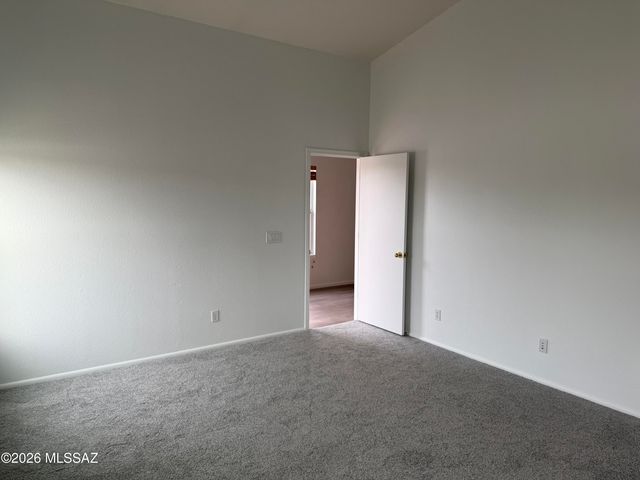 9435 N Painted Sky Drive, Tucson, AZ 85743