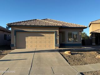 9435 N Painted Sky Drive, Tucson, AZ 85743