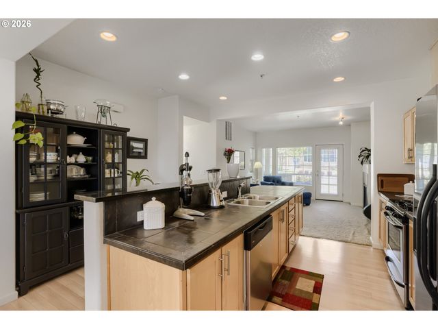 595 Nw 118TH Ave 101, Portland, OR 97229