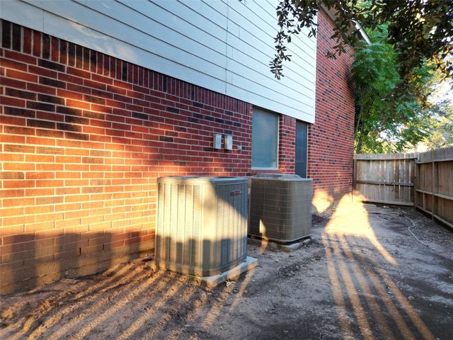 2906 Little Branch Court, Houston, TX 77082