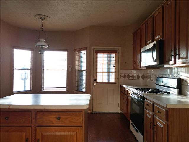2906 Little Branch Court, Houston, TX 77082