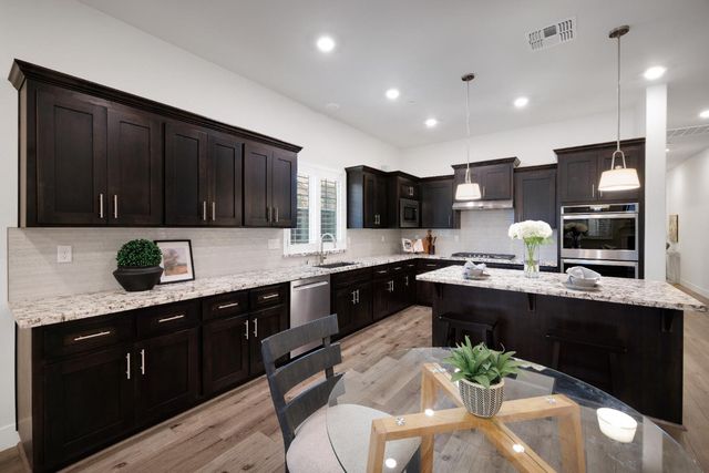 200 Moisant Ct, Lincoln, CA 95648