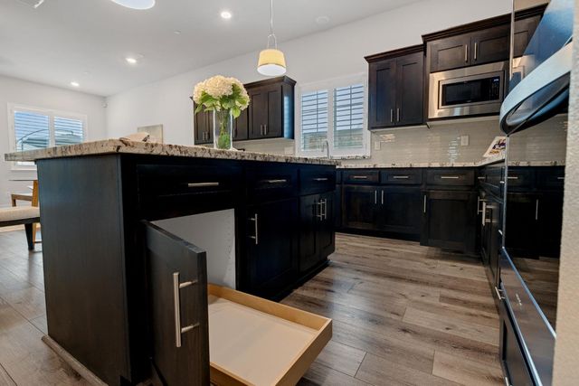 200 Moisant Ct, Lincoln, CA 95648