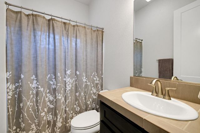 200 Moisant Ct, Lincoln, CA 95648