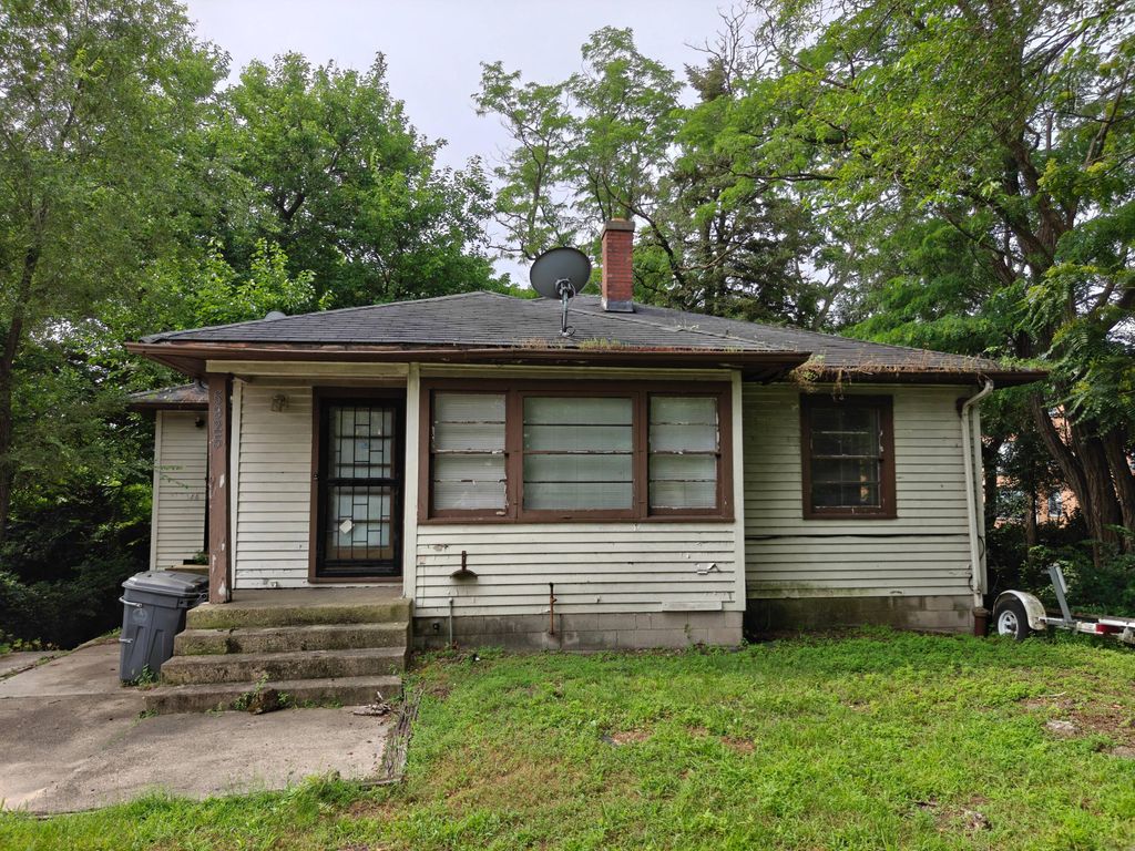 5925 Forest Avenue, Gary, IN 46403