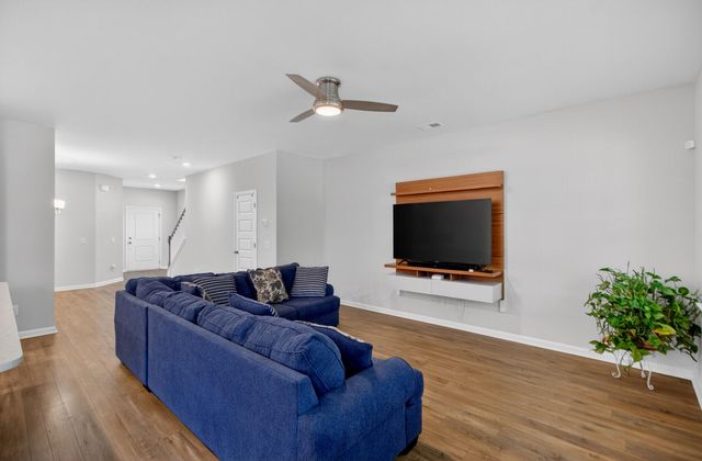 328 Firewheel Court, Summerville, SC 29486