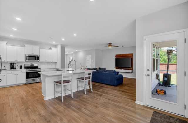 328 Firewheel Court, Summerville, SC 29486