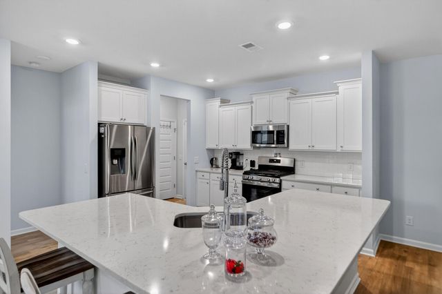 328 Firewheel Court, Summerville, SC 29486