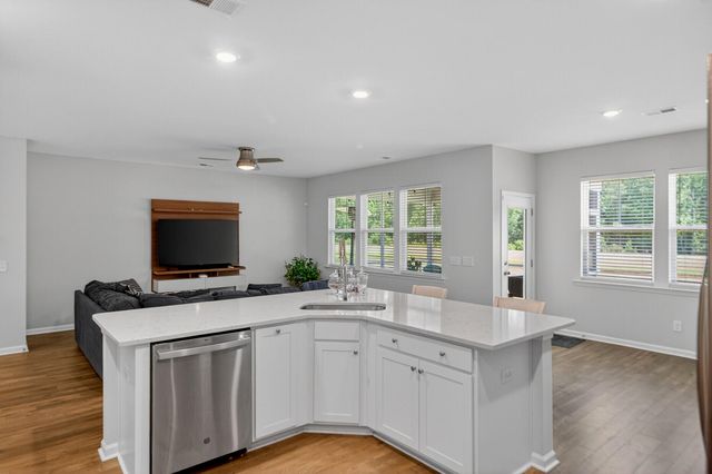 328 Firewheel Court, Summerville, SC 29486