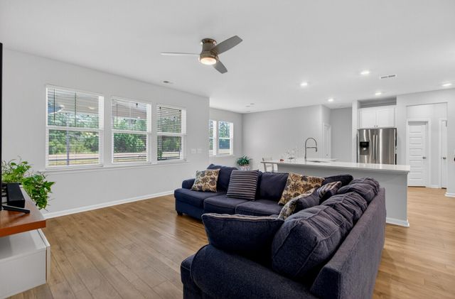 328 Firewheel Court, Summerville, SC 29486