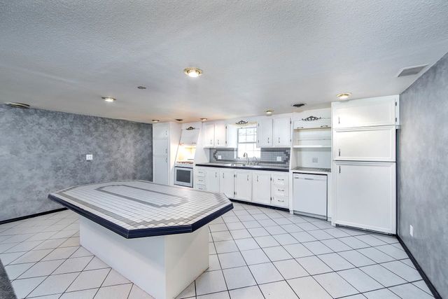 117 Crestwood Dr, Houma, LA 70364