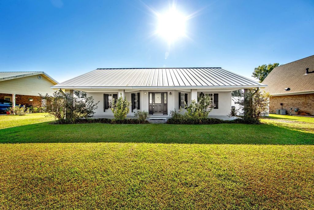 117 Crestwood Dr, Houma, LA 70364