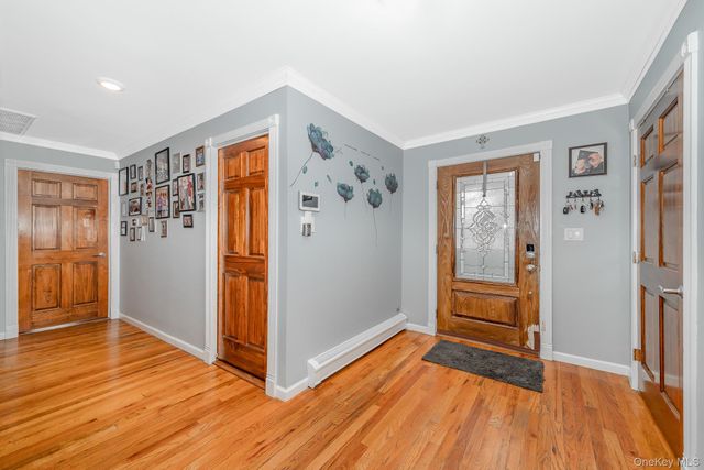 3 Aron Street, Smithtown, NY 11787