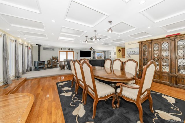 3 Aron Street, Smithtown, NY 11787