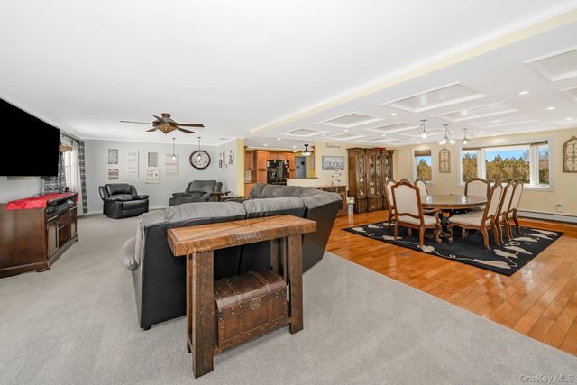 3 Aron Street, Smithtown, NY 11787