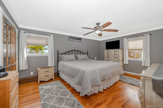 3 Aron Street, Smithtown, NY 11787