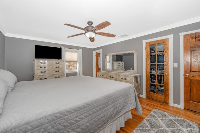 3 Aron Street, Smithtown, NY 11787