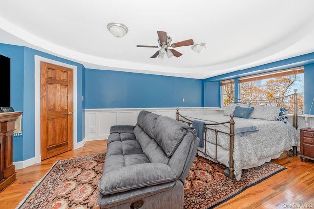 3 Aron Street, Smithtown, NY 11787