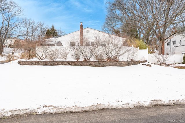 3 Aron Street, Smithtown, NY 11787