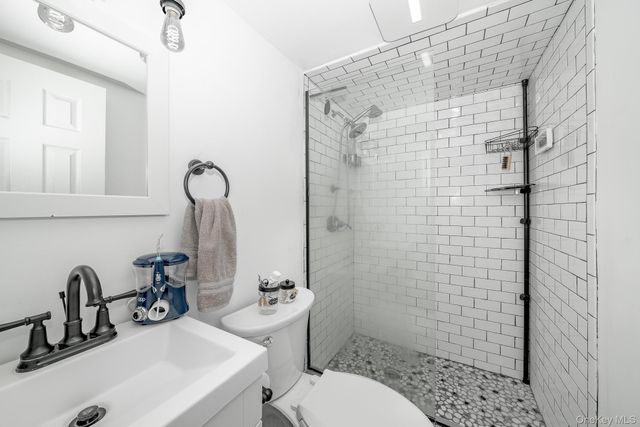 3 Aron Street, Smithtown, NY 11787