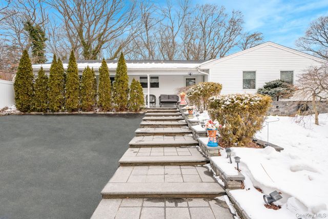 3 Aron Street, Smithtown, NY 11787