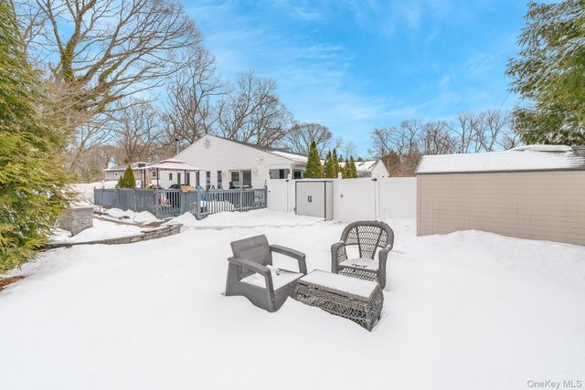 3 Aron Street, Smithtown, NY 11787