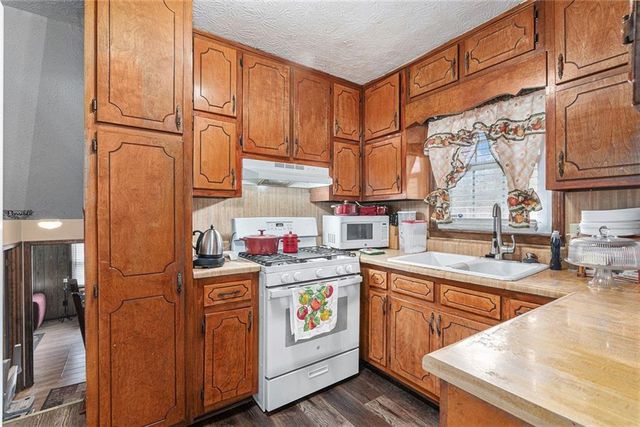 1913 Amberwood Court, Griffin, GA 30223