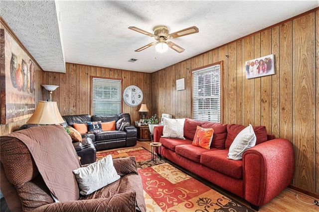 1913 Amberwood Court, Griffin, GA 30223