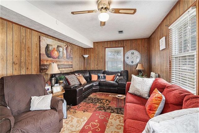 1913 Amberwood Court, Griffin, GA 30223