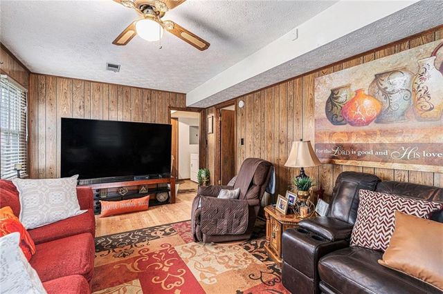 1913 Amberwood Court, Griffin, GA 30223