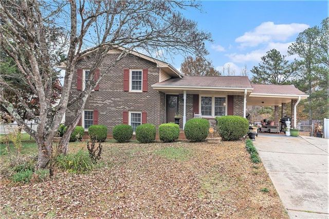 1913 Amberwood Court, Griffin, GA 30223