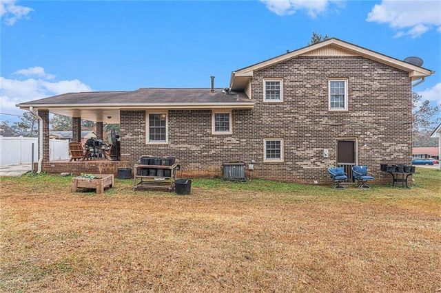 1913 Amberwood Court, Griffin, GA 30223