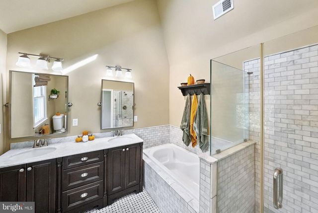 111 MT AIRY HARBOURTON RD, Lambertville, NJ 08530