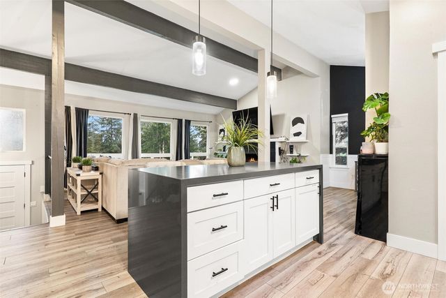 2811 SW 337th St, Federal Way, WA 98023