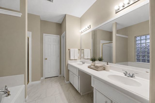 5724 Shady Hollow Court, Rosharon, TX 77583