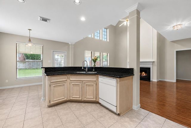 5724 Shady Hollow Court, Rosharon, TX 77583