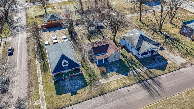 1216 E 4th Street, Sedalia, MO 65301