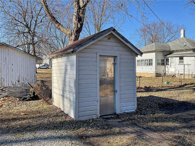 1216 E 4th Street, Sedalia, MO 65301